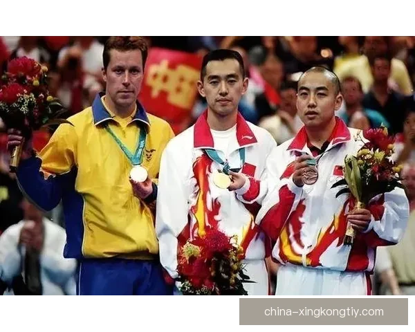 瓦尔德内尔60岁复出为母亲看球