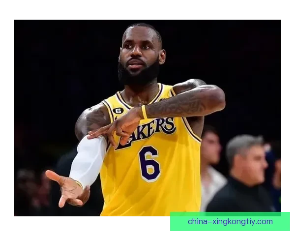 轰381310破纪录詹皇致敬 轰381310破纪录詹皇致敬