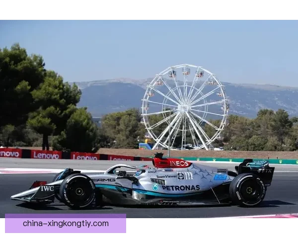 F1大奖赛：决赛开跑 赛道园区现场连线